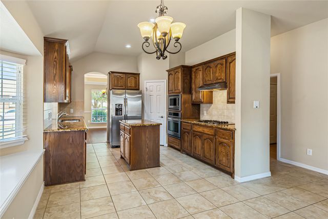 928 Wellington Drive, Lewisville, TX 75067