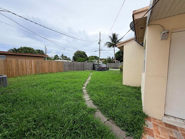 2438 Thomas Street 3, Hollywood, FL 33020