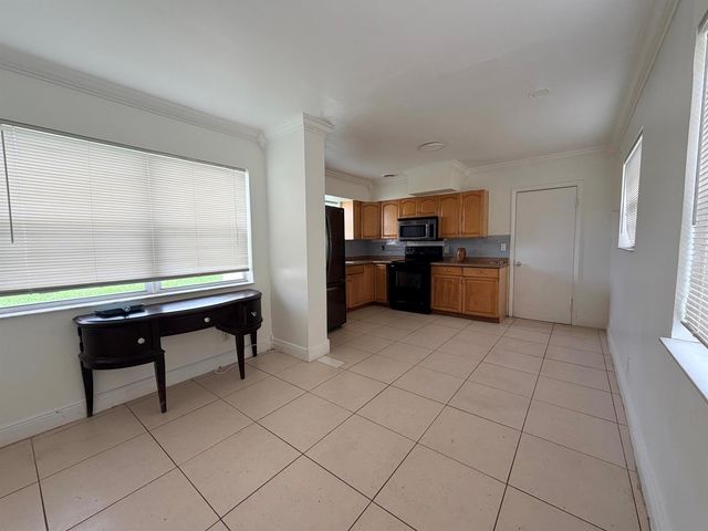2438 Thomas Street 3, Hollywood, FL 33020
