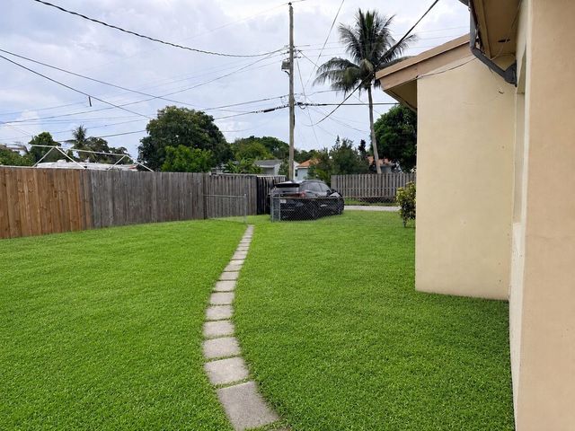 2438 Thomas Street 3, Hollywood, FL 33020