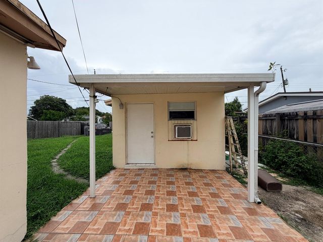 2438 Thomas Street 3, Hollywood, FL 33020