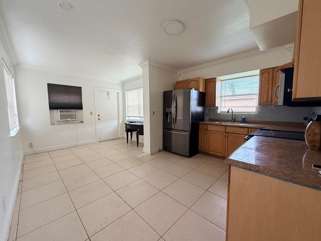 2438 Thomas Street 3, Hollywood, FL 33020
