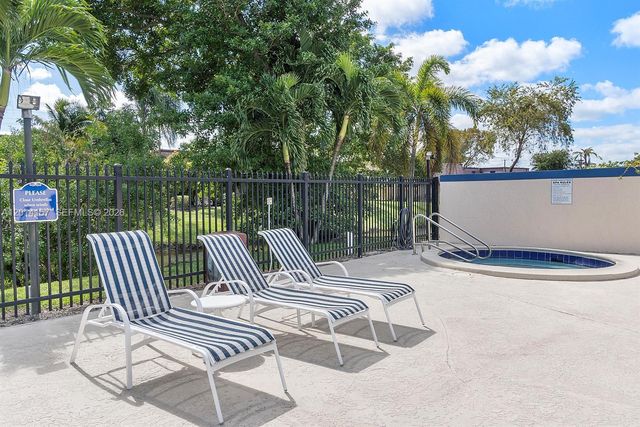 7744 W Courtyard Run W, Boca Raton, FL 33433