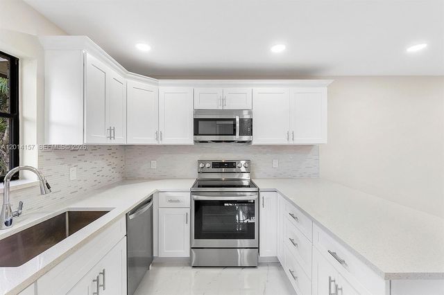 7744 W Courtyard Run W, Boca Raton, FL 33433