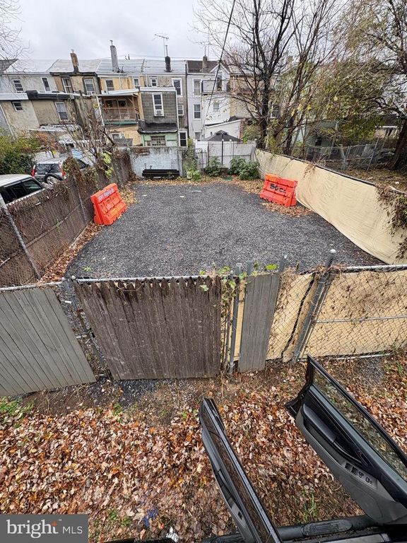 1750 N BODINE ST, Philadelphia, PA 19122