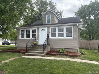 132 W 2nd Street, Hartford, IL 62048