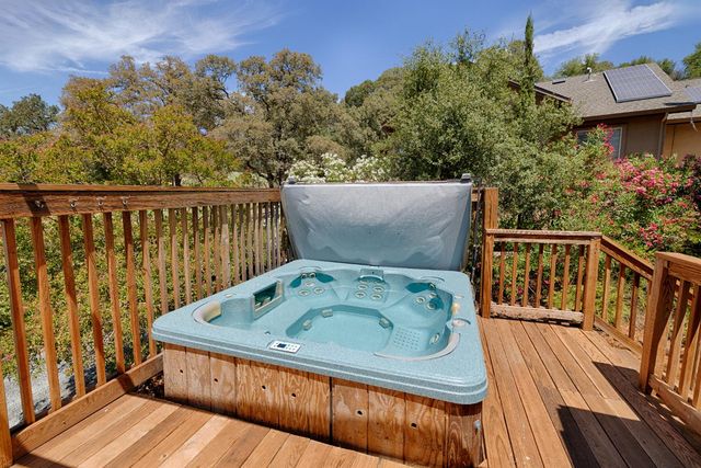 24126 Green Valley Road, Auburn, CA 95602