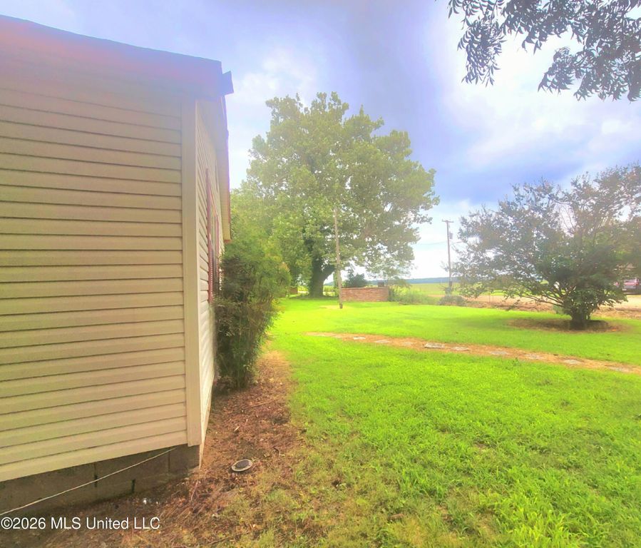 8225 Dundee Road, Dundee, MS 38626 — photo 2