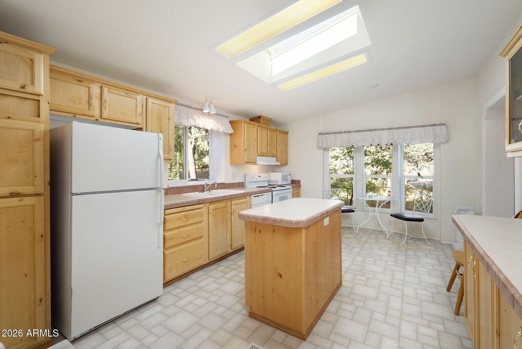 Image 10 of property listing at 5332 N CLEONNA Drive, Strawberry, AZ 85544