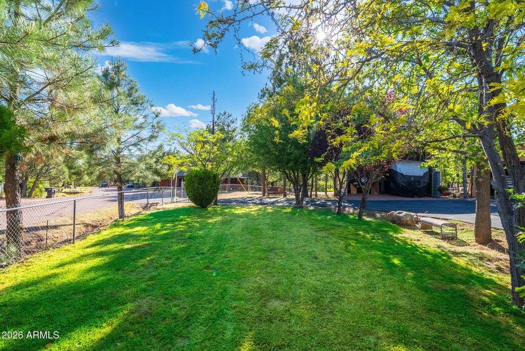 Image 5 of property listing at 5332 N CLEONNA Drive, Strawberry, AZ 85544