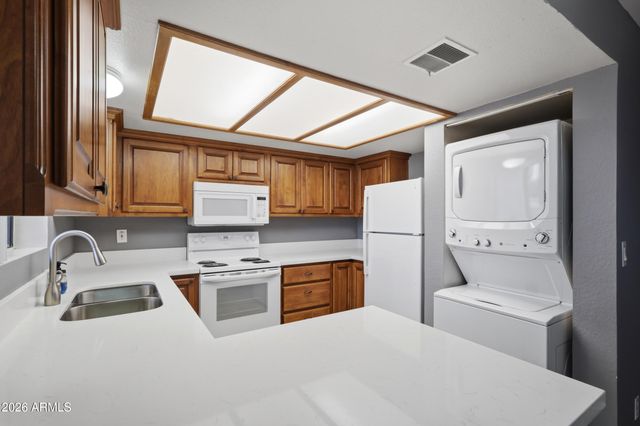 3635 N 37TH Street 7, Phoenix, AZ 85018
