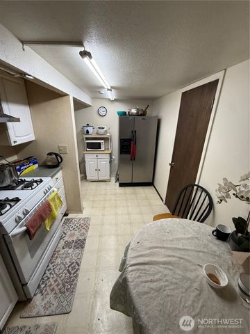 11627 24th Avenue S, Seattle, WA 98168