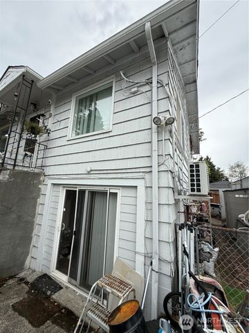 11627 24th Avenue S, Seattle, WA 98168