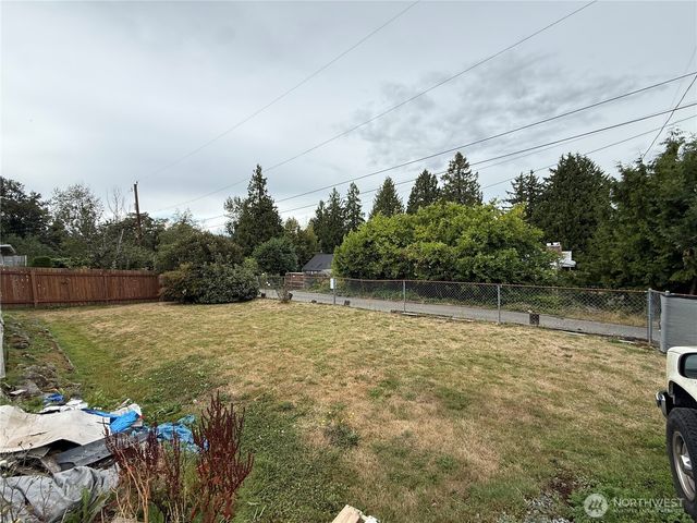 11627 24th Avenue S, Seattle, WA 98168