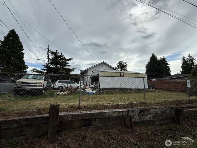 11627 24th Avenue S, Seattle, WA 98168