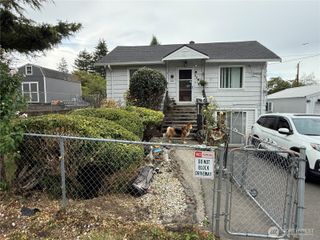 11627 24th Avenue S, Seattle, WA 98168