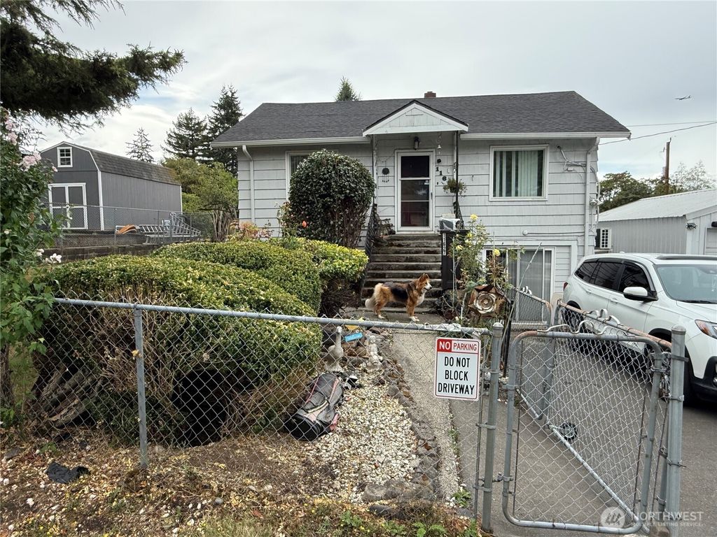 11627 24th Avenue S, Seattle, WA 98168
