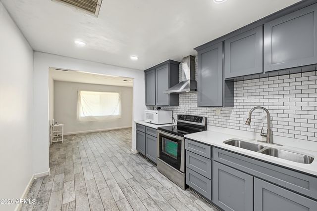 3332 W MONTEROSA Street, Phoenix, AZ 85017