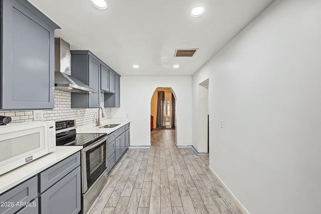 3332 W MONTEROSA Street, Phoenix, AZ 85017