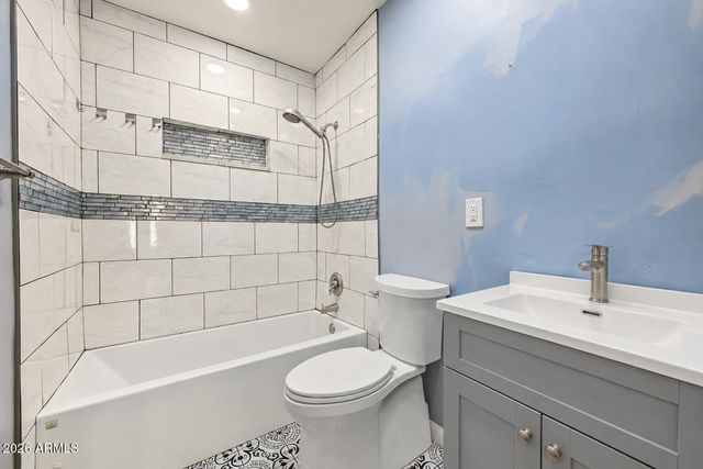 3332 W MONTEROSA Street, Phoenix, AZ 85017