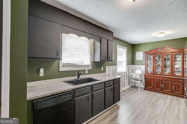 2193 Kings Forest Drive SE, Conyers, GA 30013