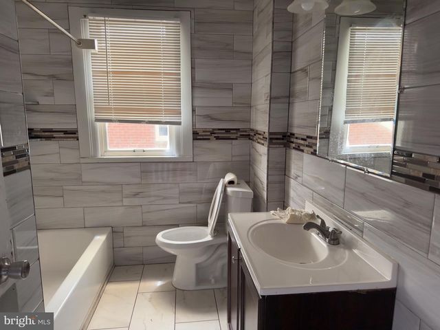 7476 OXFORD AVE, Philadelphia, PA 19111