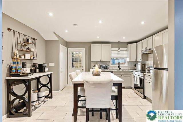 21 Lenape Drive, East Stroudsburg, PA 18302