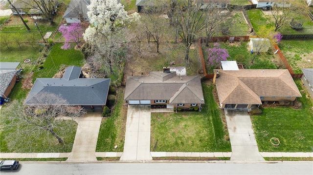 108 W Walnut Street, Blue Springs, MO 64015