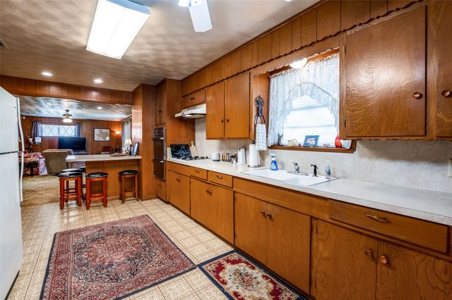 1552 County Road 2116, Greenville, TX 75402