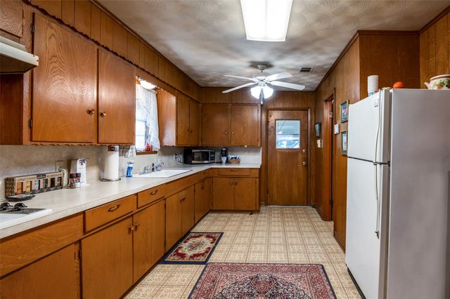 1552 County Road 2116, Greenville, TX 75402