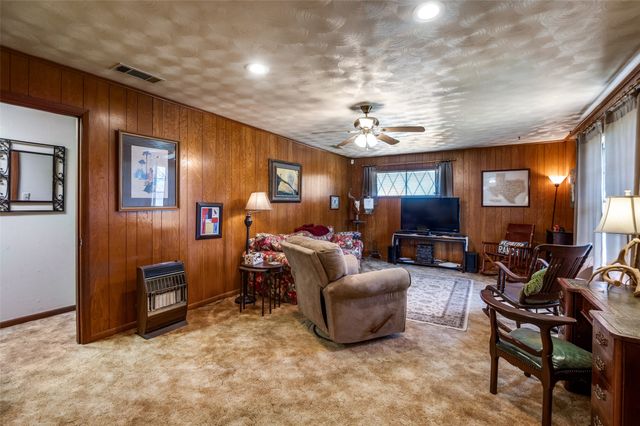 1552 County Road 2116, Greenville, TX 75402