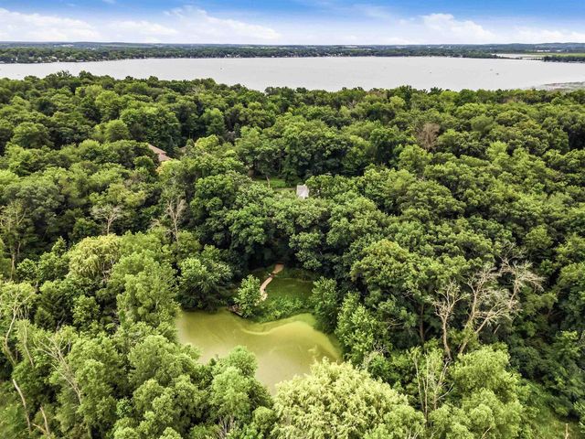 N6641 Woodfield Lane, Lake Mills, WI 53551