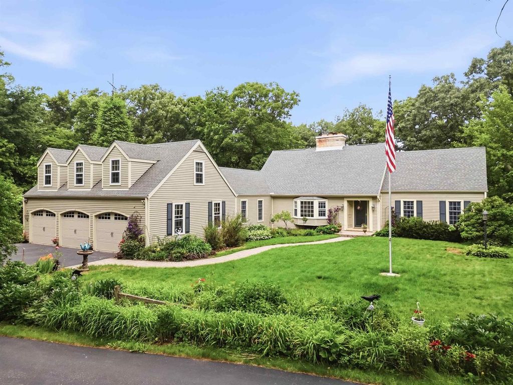 N6641 Woodfield Lane, Lake Mills, WI 53551