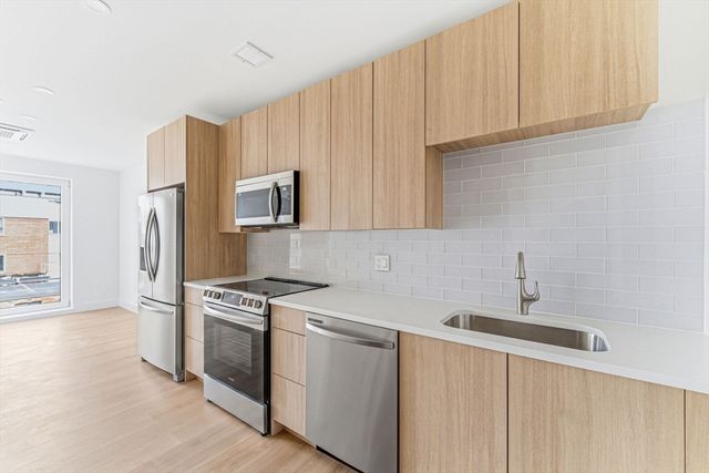 1035 Commonwealth Ave 608, Boston, MA 02215