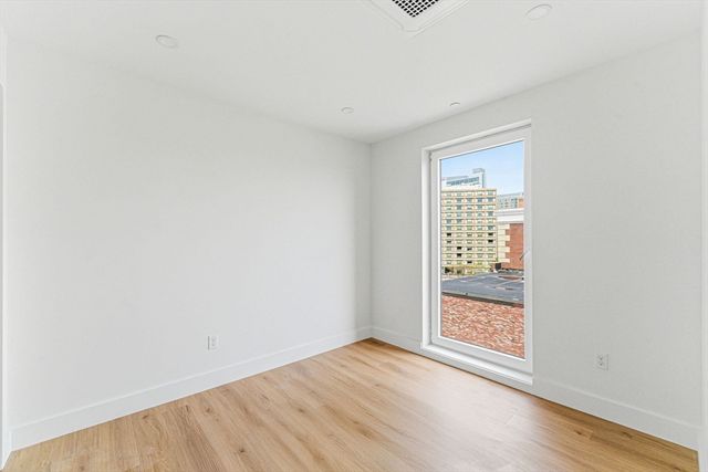 1035 Commonwealth Ave 608, Boston, MA 02215