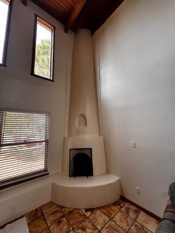 2931 Viaje Pavo Real, Santa Fe, NM 87505