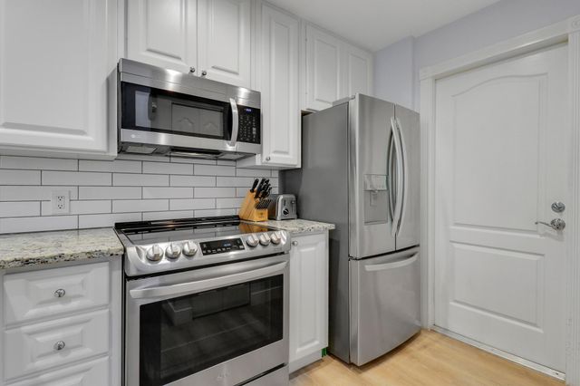 18 Tall Oaks Circle, Tequesta, FL 33469