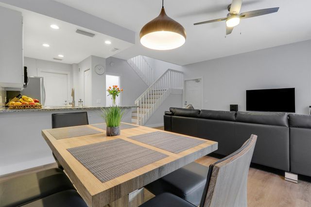 18 Tall Oaks Circle, Tequesta, FL 33469