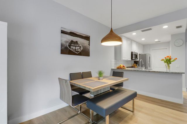 18 Tall Oaks Circle, Tequesta, FL 33469