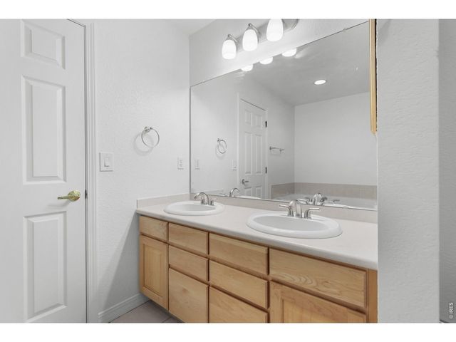 658 Wild Ridge Cir, Lafayette, CO 80026