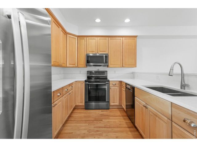 658 Wild Ridge Cir, Lafayette, CO 80026