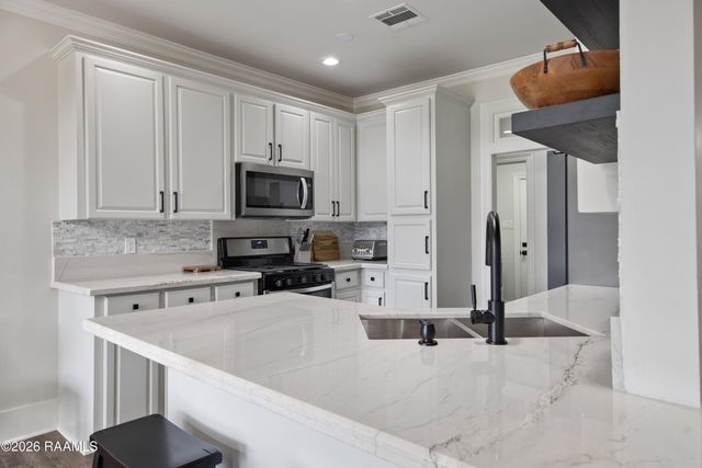 201 Kincaid Court, Lafayette, LA 70508