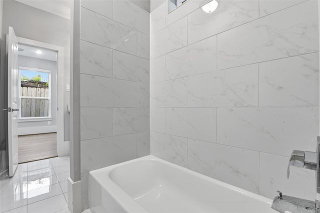 1716 Ovid Street D, Houston, TX 77007