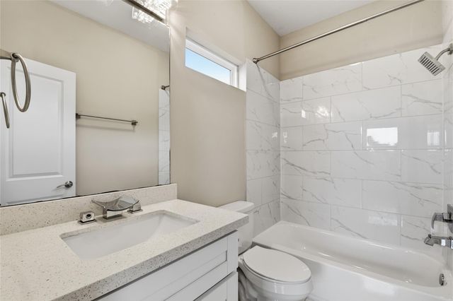 1716 Ovid Street D, Houston, TX 77007