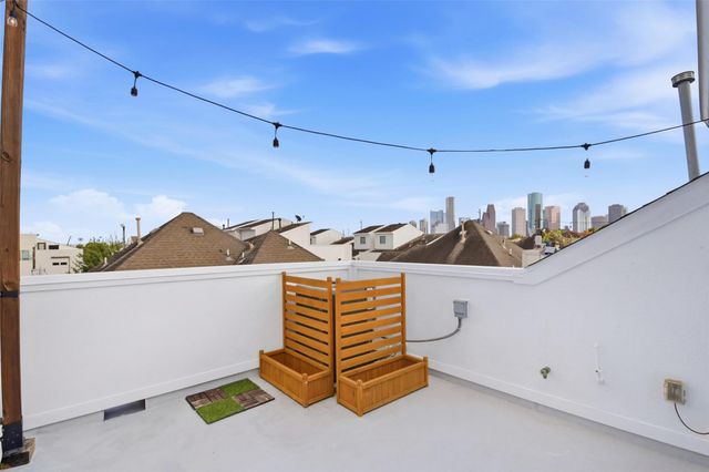 1716 Ovid Street D, Houston, TX 77007