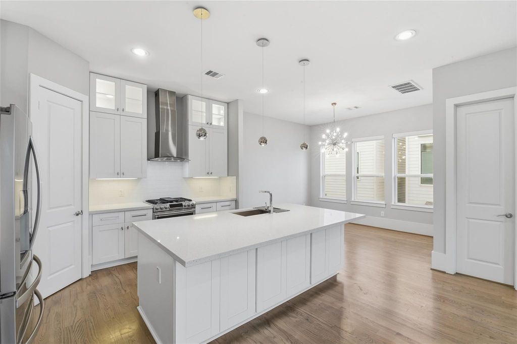 1716 Ovid Street D, Houston, TX 77007