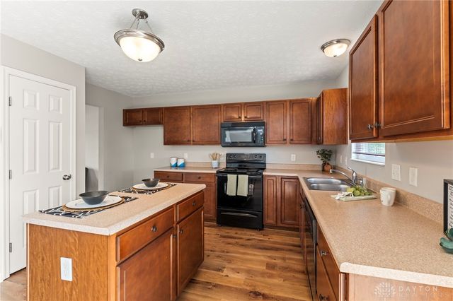 2545 Harmony Drive, Xenia, OH 45385