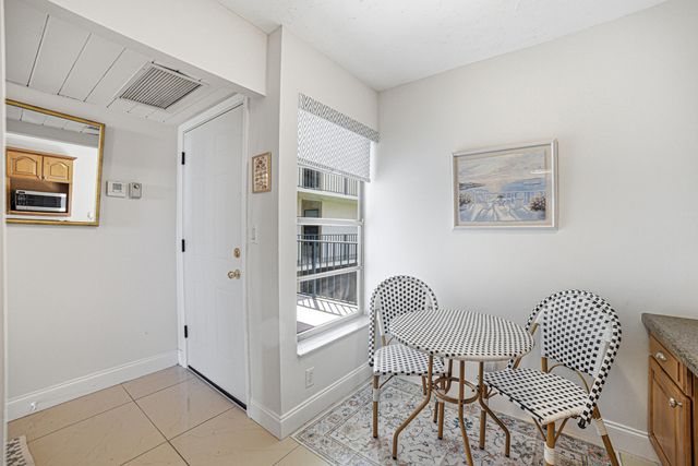6 Royal Palm Way 211, Boca Raton, FL 33432