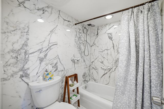 6 Royal Palm Way 211, Boca Raton, FL 33432