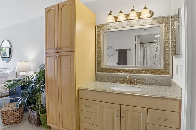 6 Royal Palm Way 211, Boca Raton, FL 33432